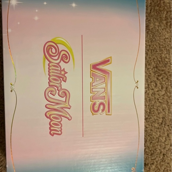 Pretty Guardian Sailor Moon Vans - Picture 6 of 8